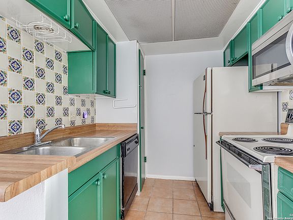 5th image of 66 Brees Blvd #15