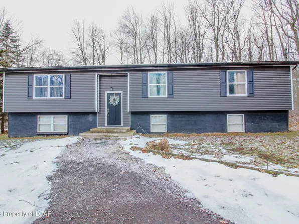 45 June Berry Dr, Gouldsboro, PA 18424