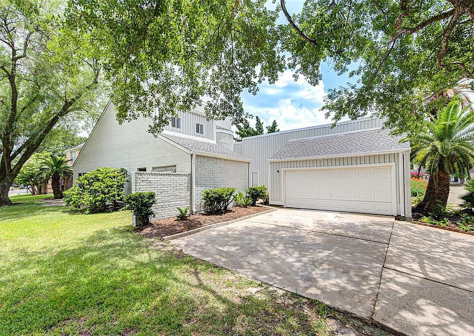 1st image of 12800 Briar Forest Dr Unit 11