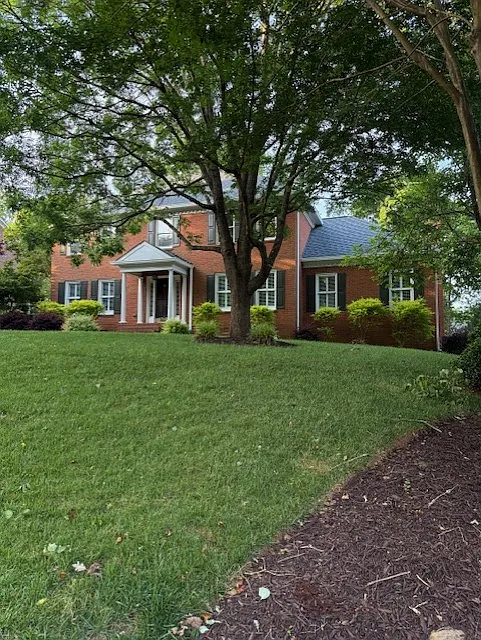 4 bed, 3028 sqft, $2,700 — Photo 3