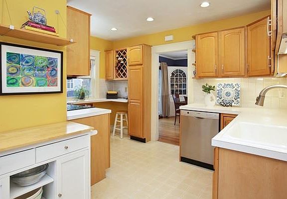 4th image of 15 Wells Ave