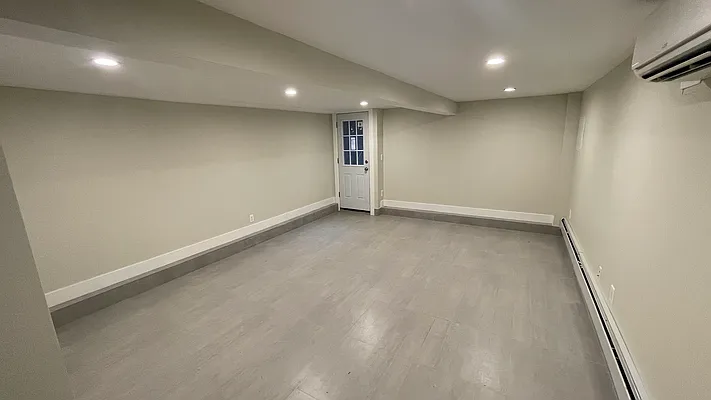 Rented by Nooklyn NYC LLC | media 7