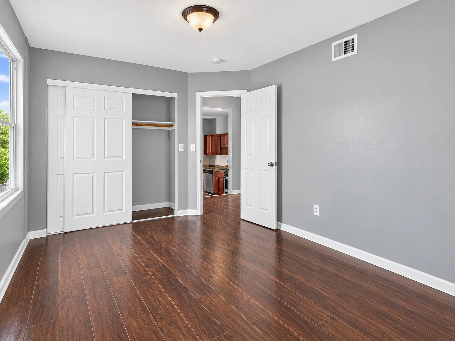 225 Chadwick Ave — Photo 2
