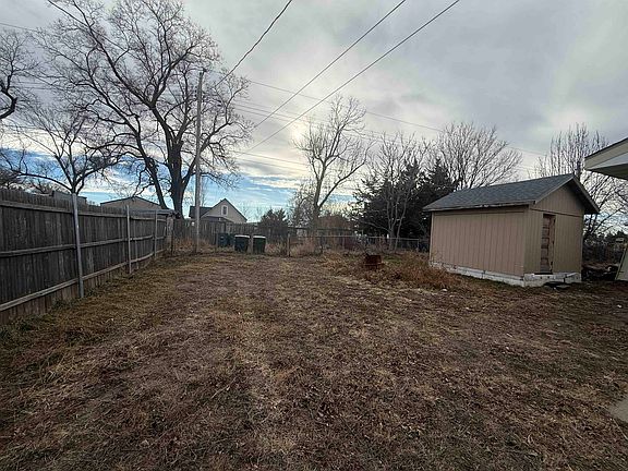 2nd image of 1812 E 6