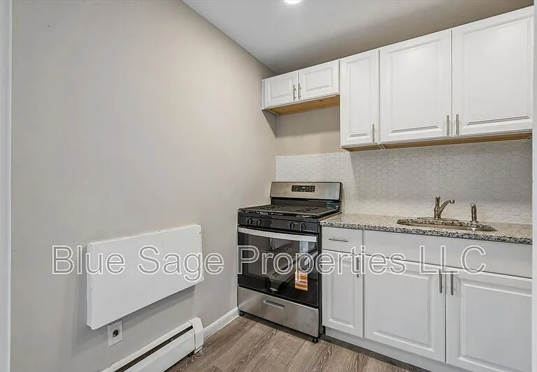 100 E Glenolden Ave #R11 — Photo 9