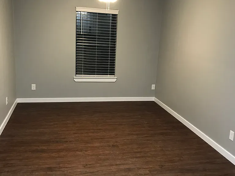400 Centre St #101 — Photo 10
