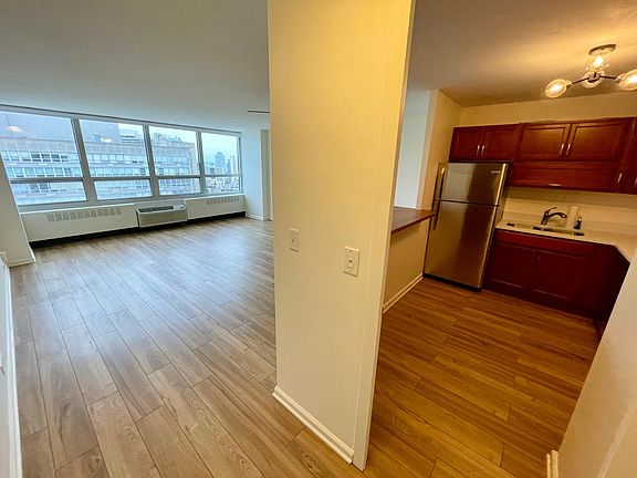 4th image of 4800 S Chicago Beach Dr