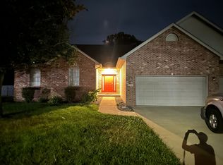 257 Prairie Grass Rd, Chatham, IL 62629