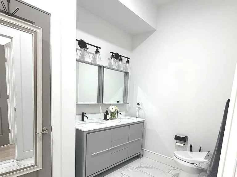 2239 Tasker St — Photo 29