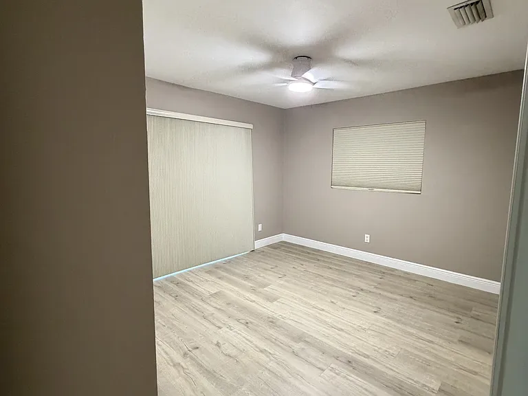 4140 SW 6th Pl — Photo 14