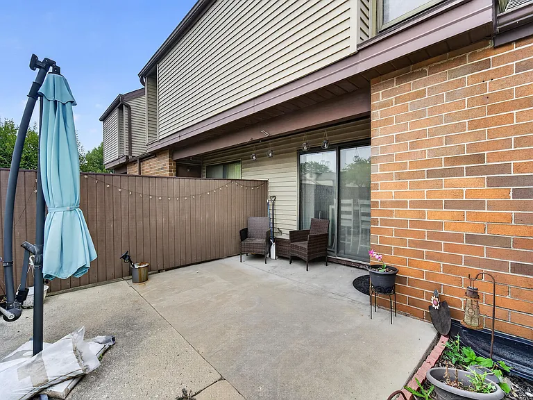 1421 W Edgerton Ave — Photo 20