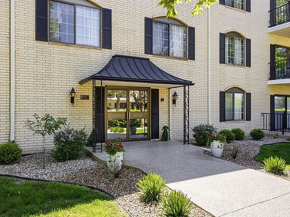 2nd image of 150 Thompson Dr SE APT 216