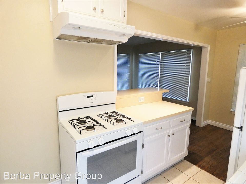 1st image of 800 E San Antonio Dr APT 3