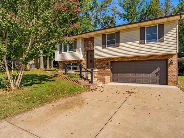 1207 Westwood Hills Dr, Evansville, IN 47720