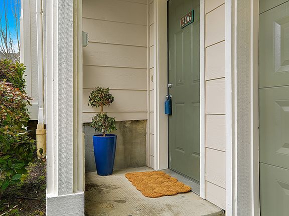 2nd image of 3116 164th St SW APT 306