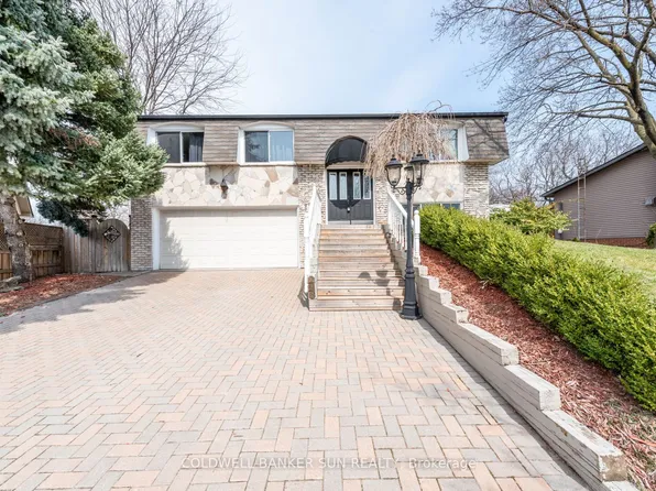 2483 Yarmouth Cres, Oakville, ON L6L 2M9