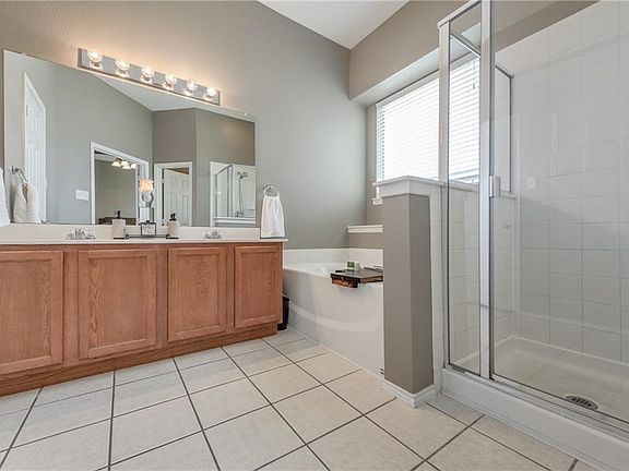 5th image of 1909 Hartwell Ct