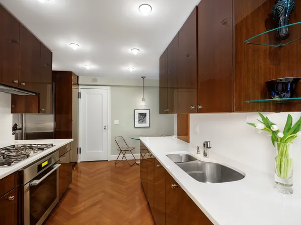 322 Central Park West image 8 of 15