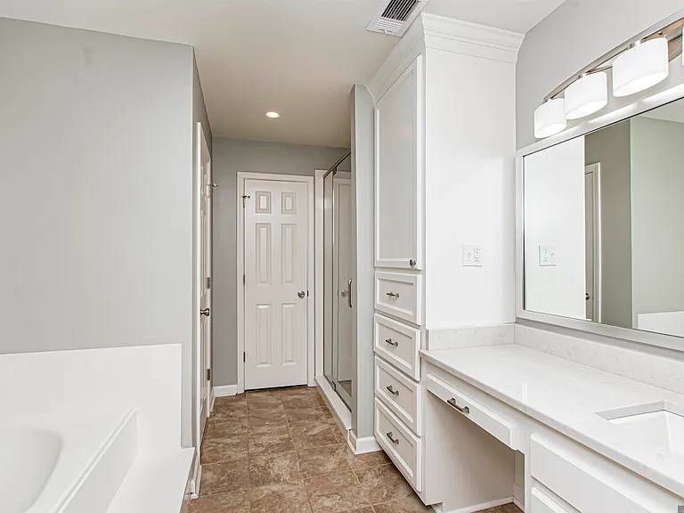 13333 Parwood Ave — Photo 10