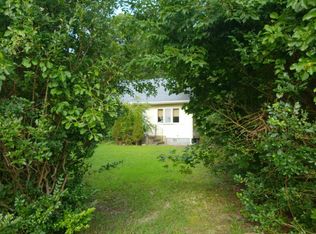 444 Rowlinson Dr, Shirley, NY 11967