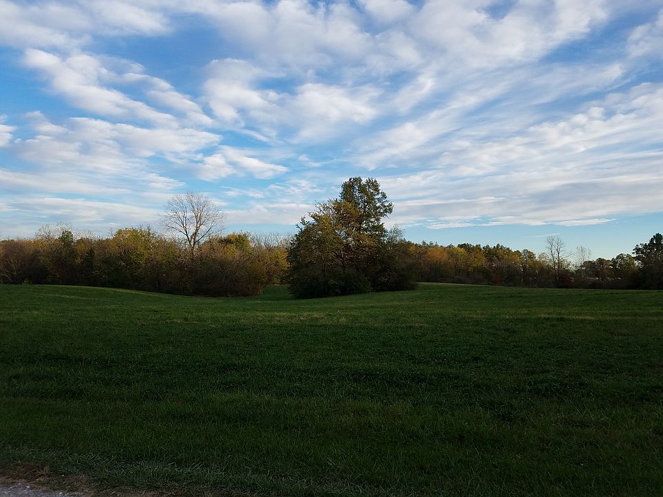 1st image of Laurel Ln