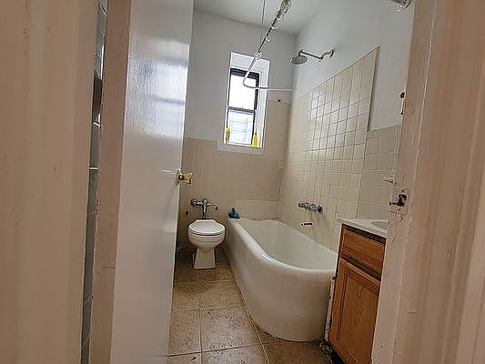 5th image of 937 63rd St #C10