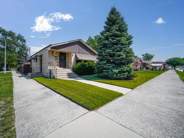 51 E 144th St, Riverdale, IL 60827