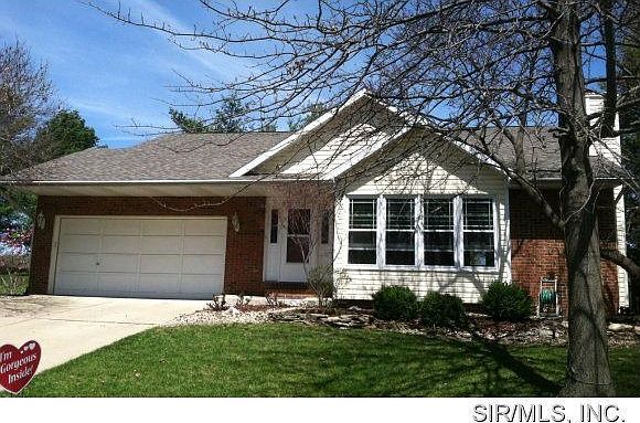 2nd image of 3 Autumn Glen Dr