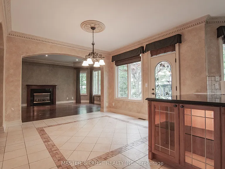 678 Saint Nicholas Ct — Photo 11