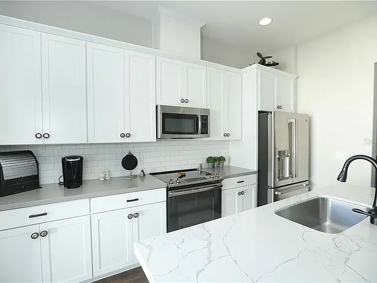 8451 Karrer Ter — Photo 5