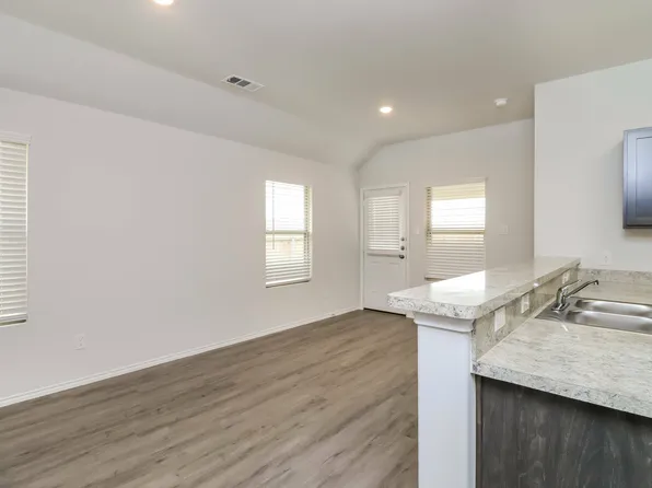 8320 Hackberry Tree Dr, Fort Worth, TX 76123