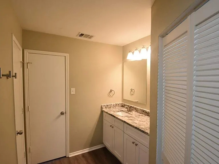 8533 Ohara Ln — Photo 9