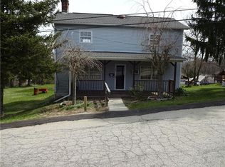 201 Oakmont St, Irwin, PA 15642