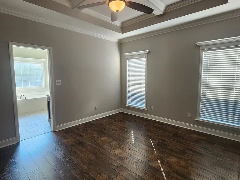 3925 Glen Laurel Dr S — Photo 4