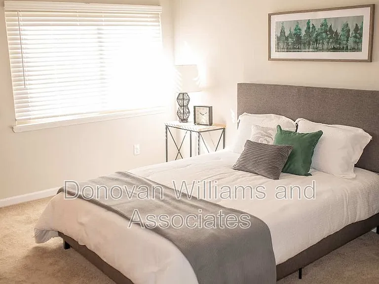 Woodland Park Apartments — Photo 19