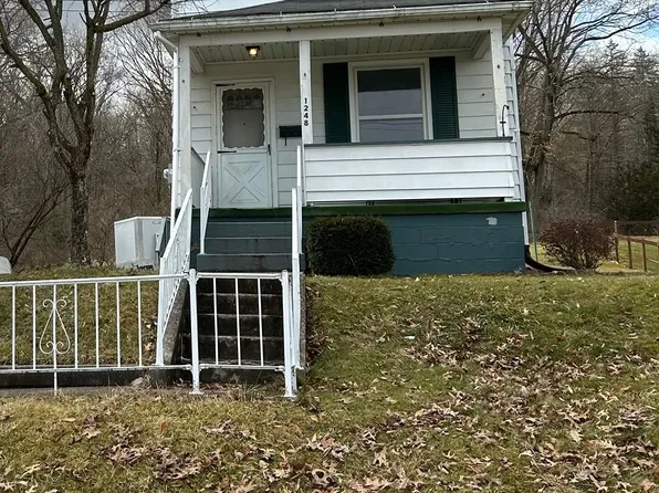 1248 Broadway St, Masury, OH 44438