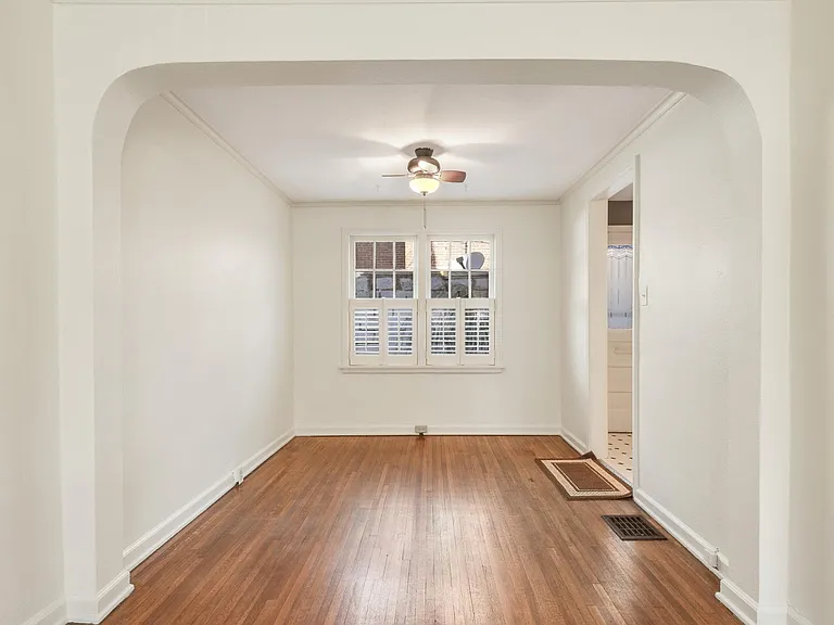118 E Blenkner St #118 — Photo 3