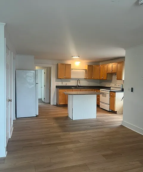 13 E Spring St #B — Photo 2