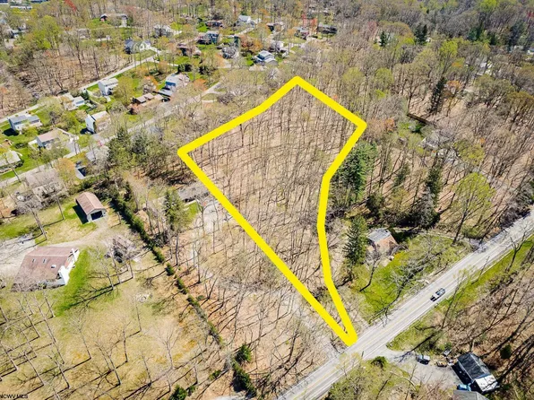 Tyrone Rd, Morgantown, WV 26508