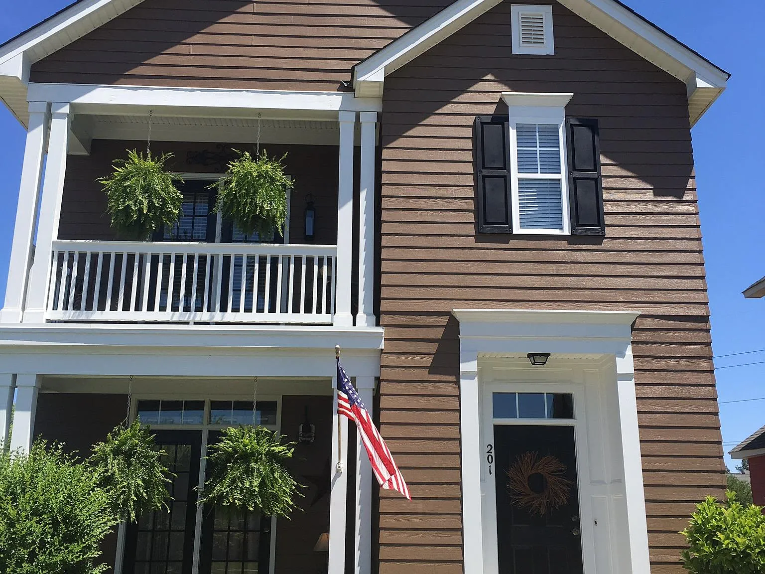 3 bed, 2.5 bath, 1788 sqft, $2,400 — Photo 1
