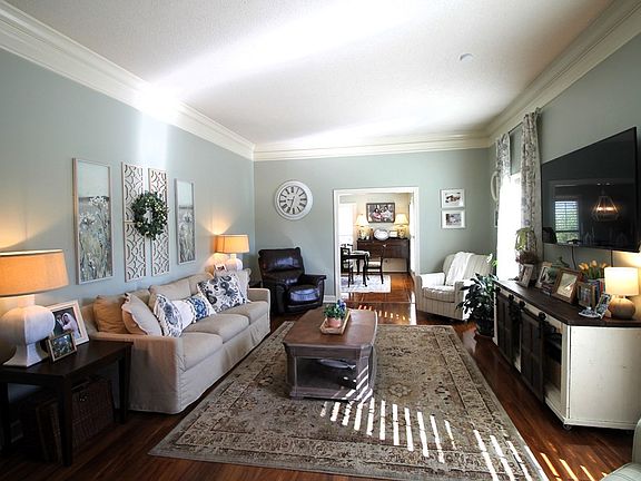 4th image of 3008 Wendover Rd