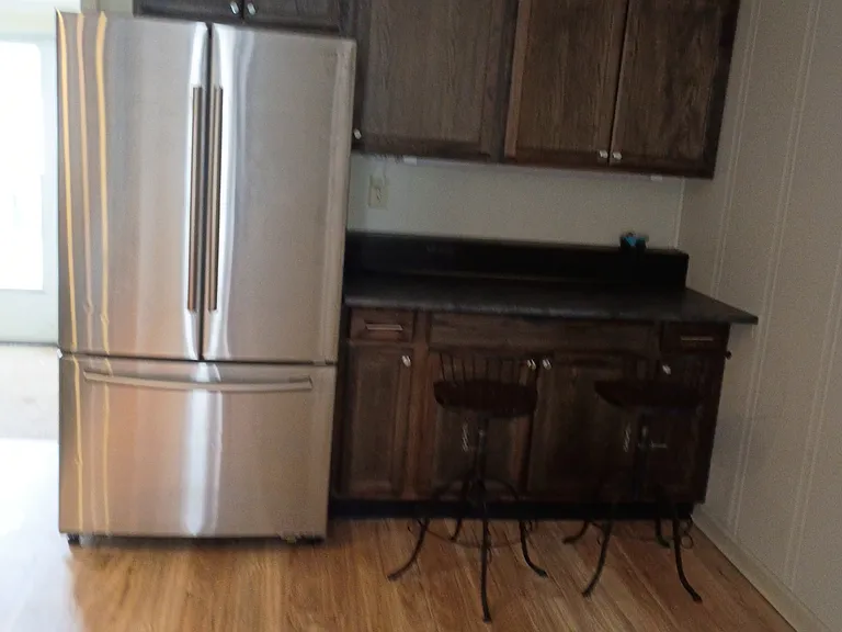 1607 N Davis Ave — Photo 2
