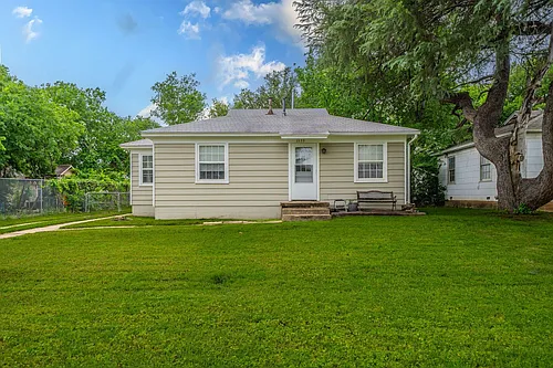 1155 Greenbrier Dr Photo 1