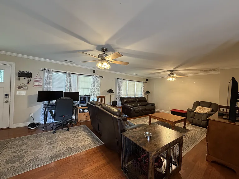 3710 Robinson St — Photo 6
