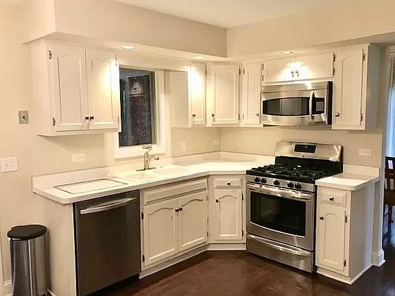 4th image of 941 Greensboro Ct
