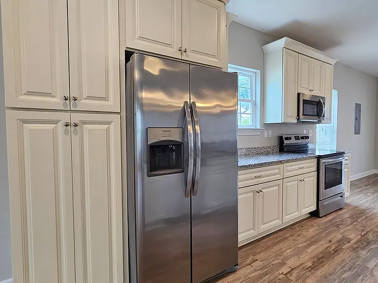 1729 Todd St — Photo 10