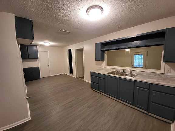 5th image of 3609 Sunrise St