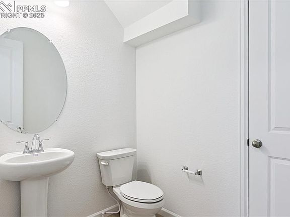 3rd image of 10043 Kingsbury Dr
