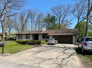 51484 Simmons Dr, South Bend, IN 46637