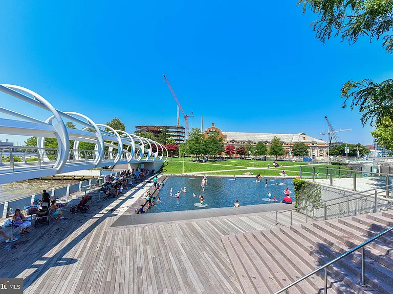 1000 New Jersey Ave SE #609 — Photo 42